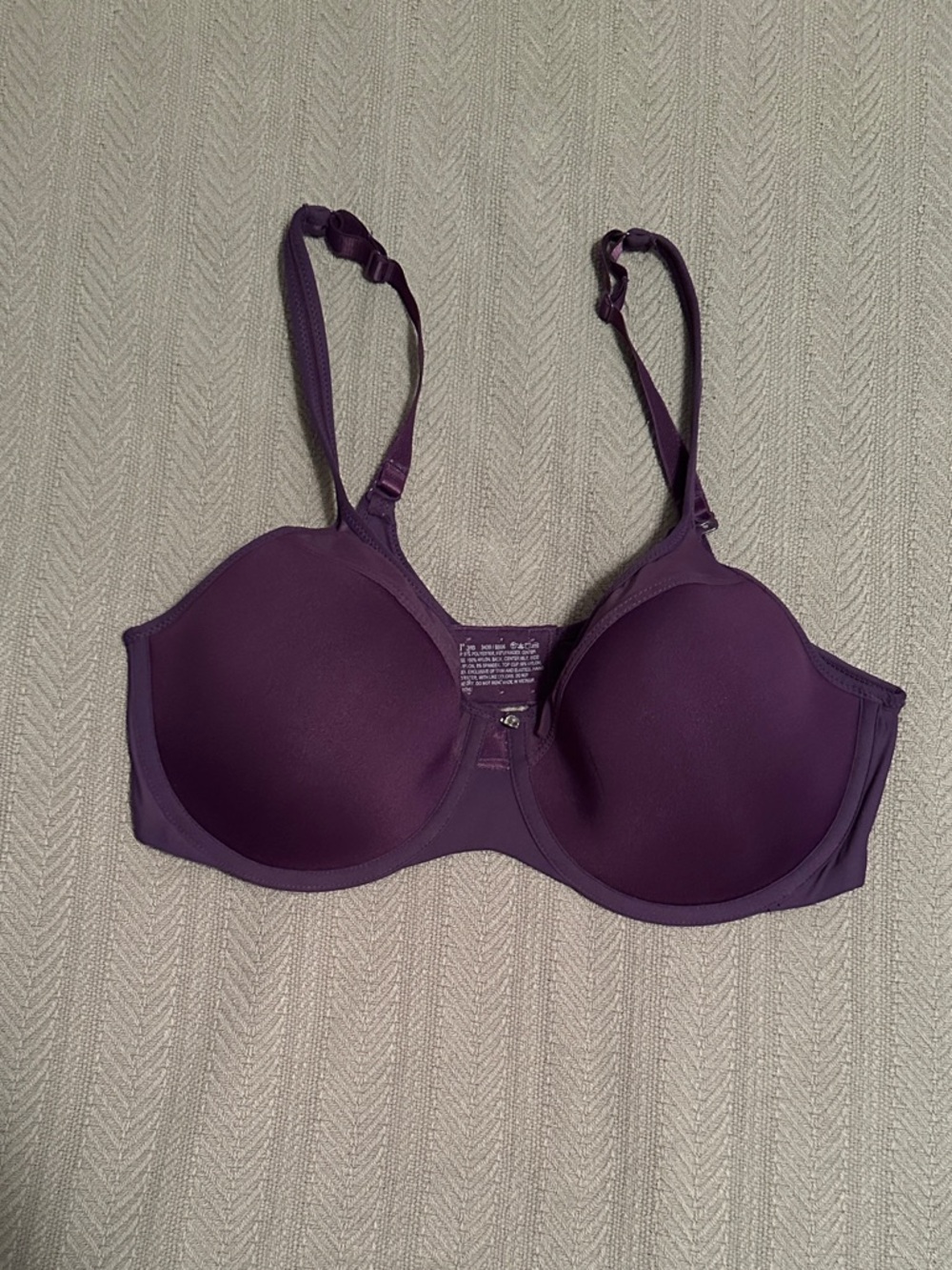 Bali Smooth Molded Underwire Bra in Deep Purple, 38B